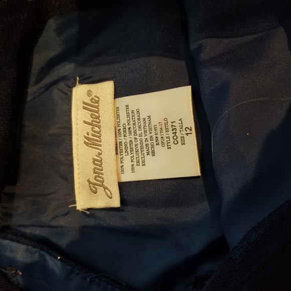 Dress - Picture 3 of 5